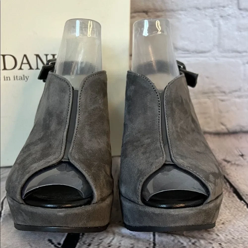 *☀️ Cordani Suede Platform Wedges NWT FASHION